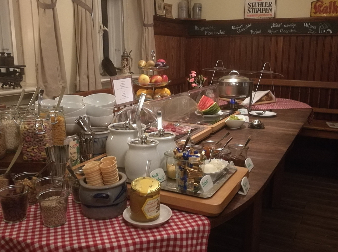 Hotel Historischer Dorfgasthof Hirsch主图