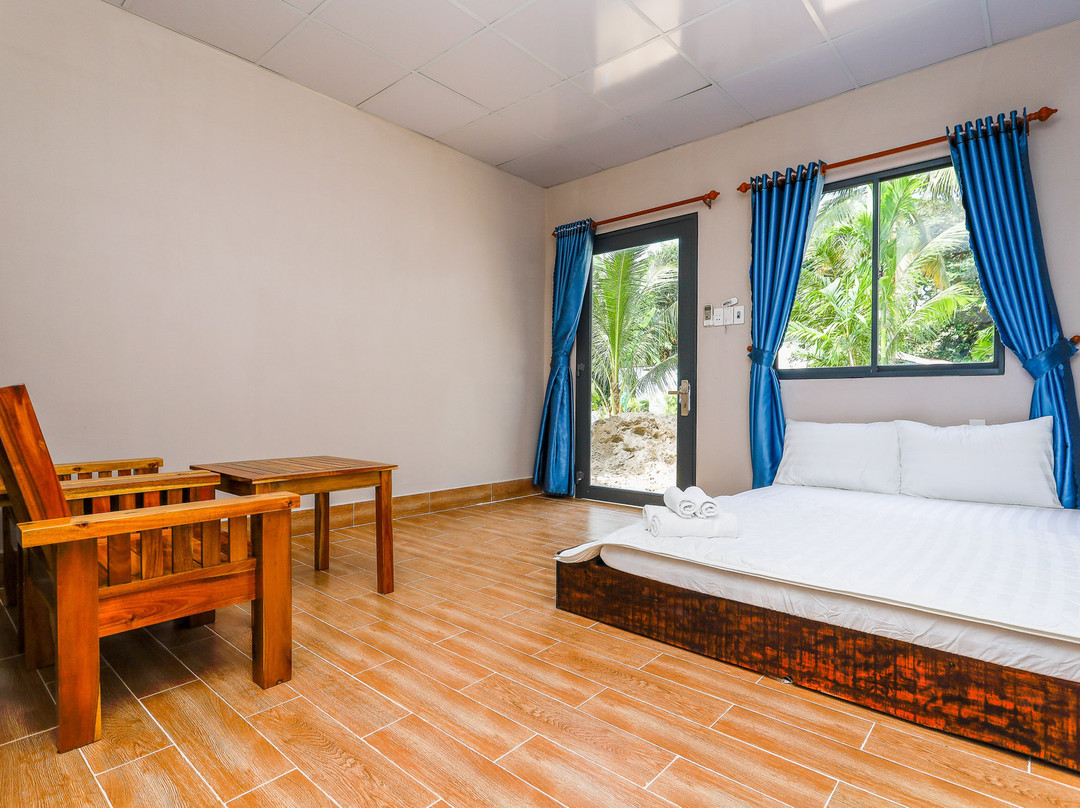 Local Beach Phu Quoc主图