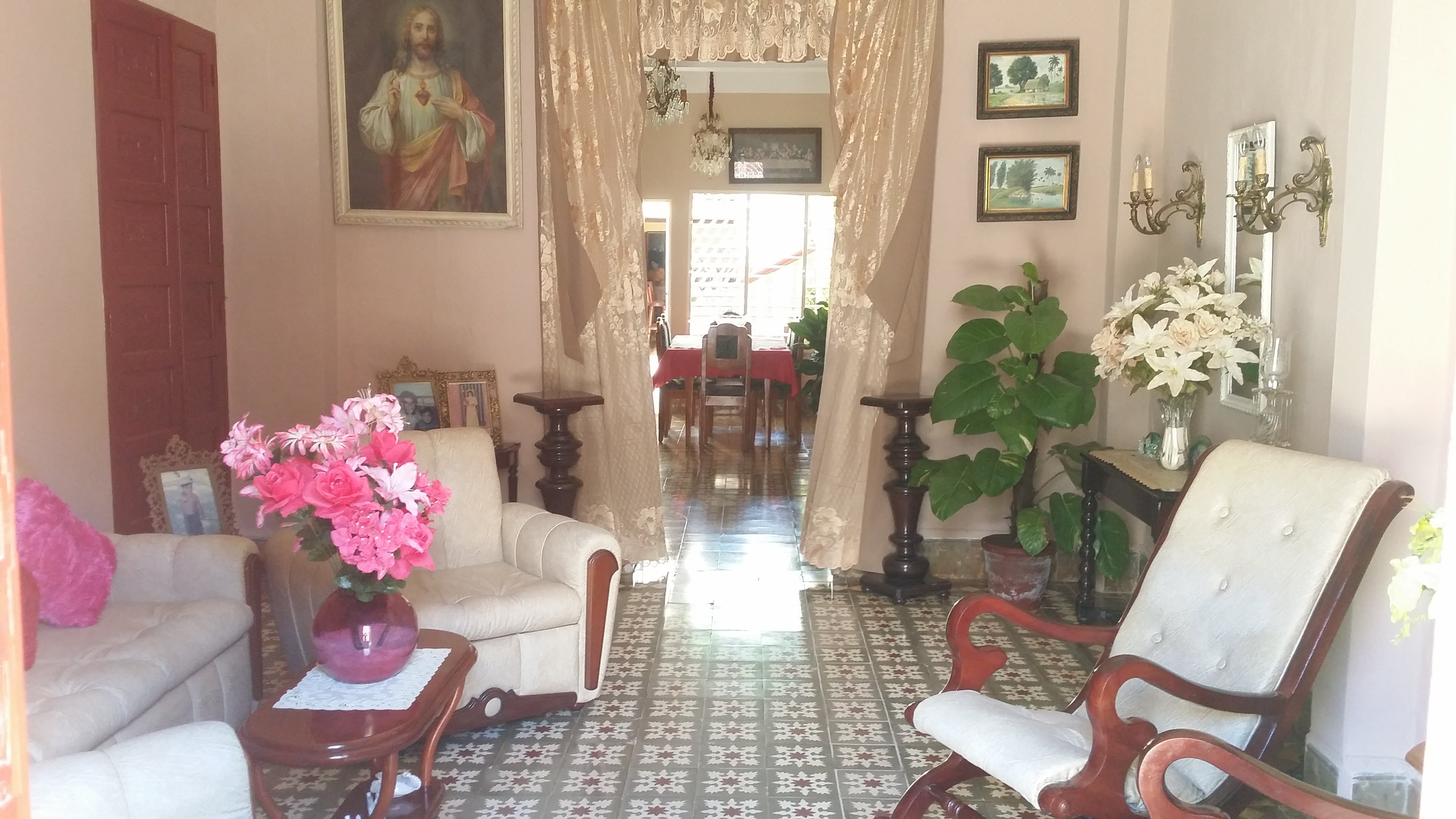 Hostal Hilda J y P-官方