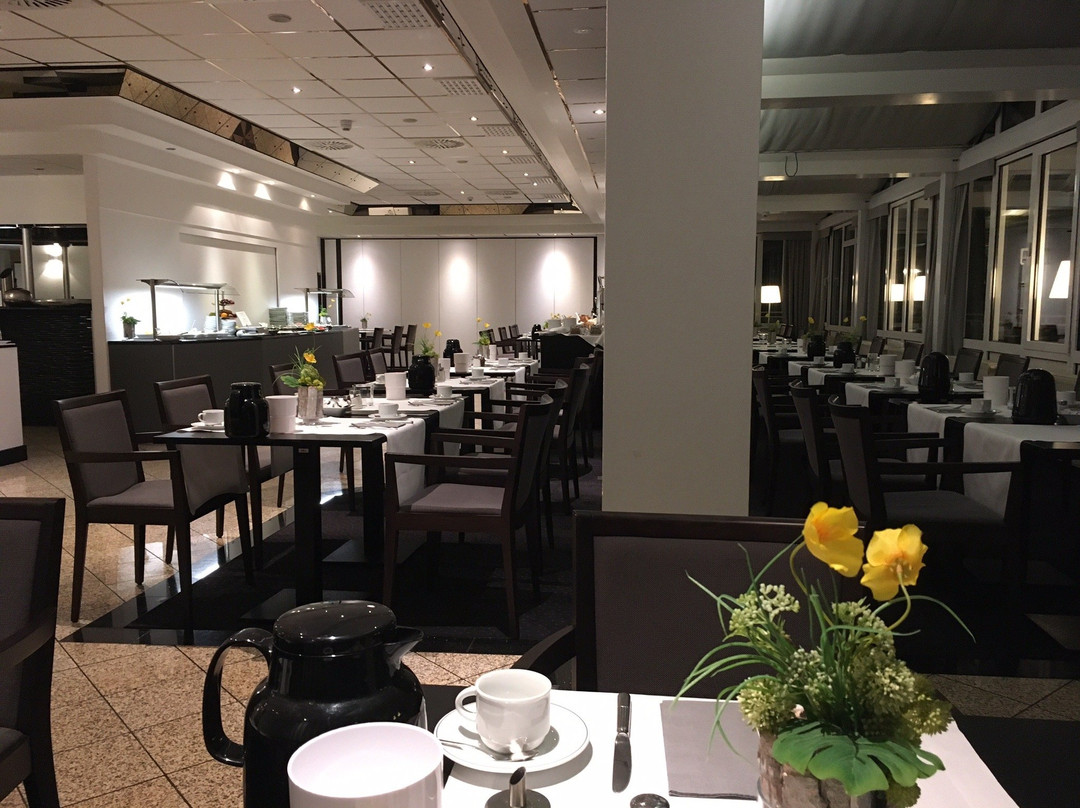 明登假日酒店主图