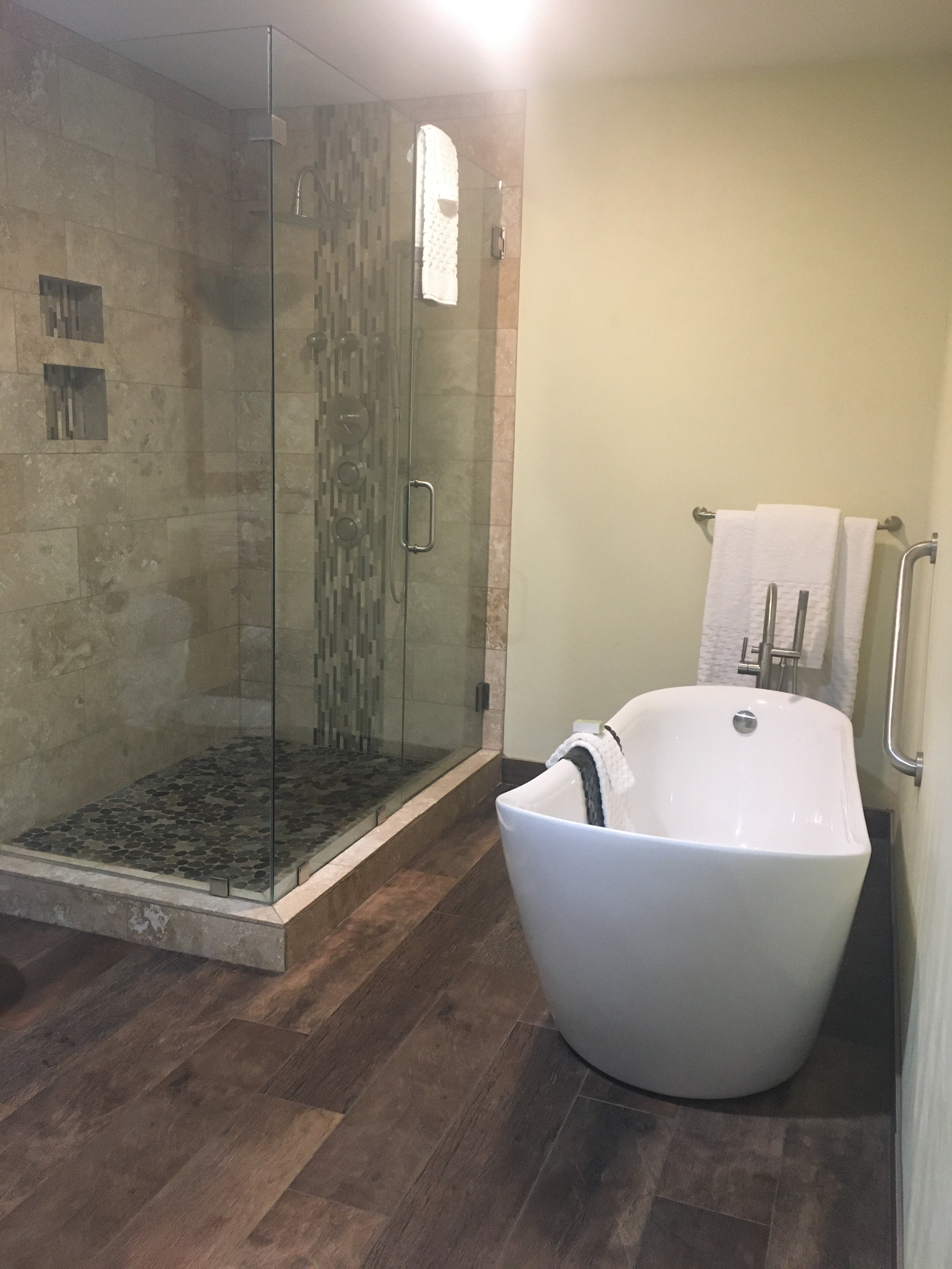 Best Western Driftwood Inn-浴室