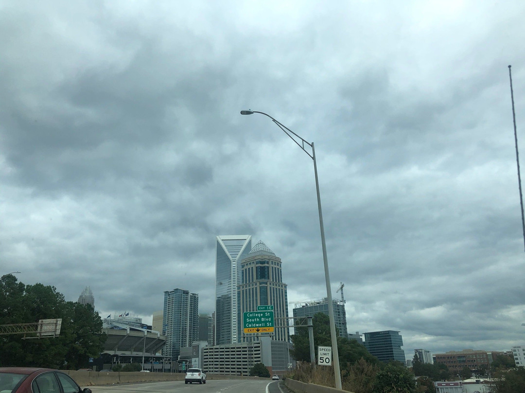 夏洛特上城SpringHill Suites酒店主图