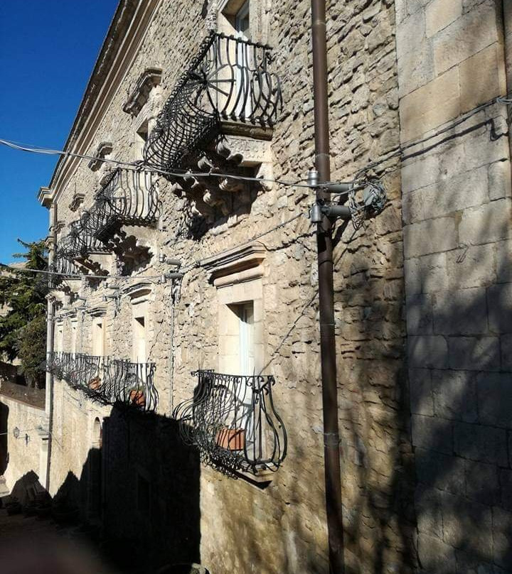 Palazzo Bongiorno-Gangi必去景点
