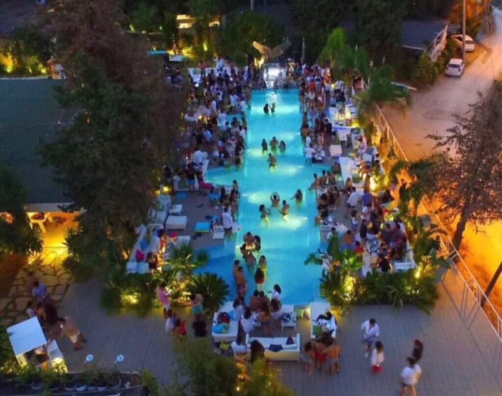 Whisper Summer House景点图片