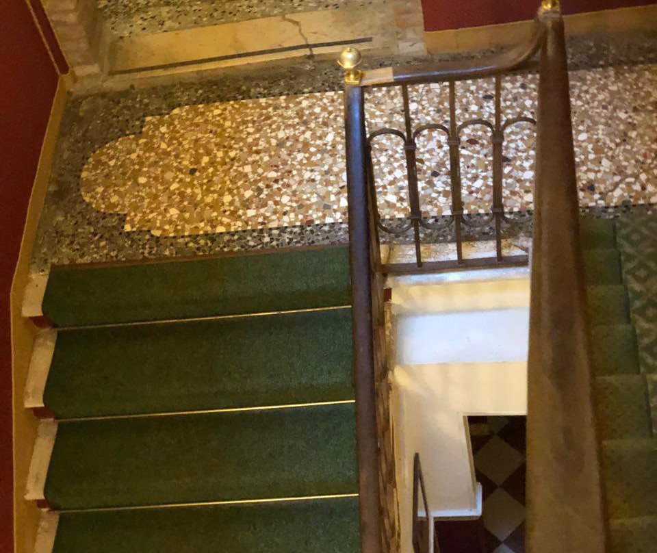 圣塔罗酒店主图