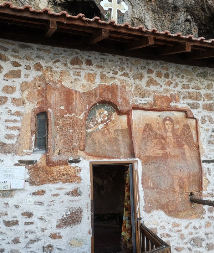 Saint Archangel Michael Cave Church景点图片