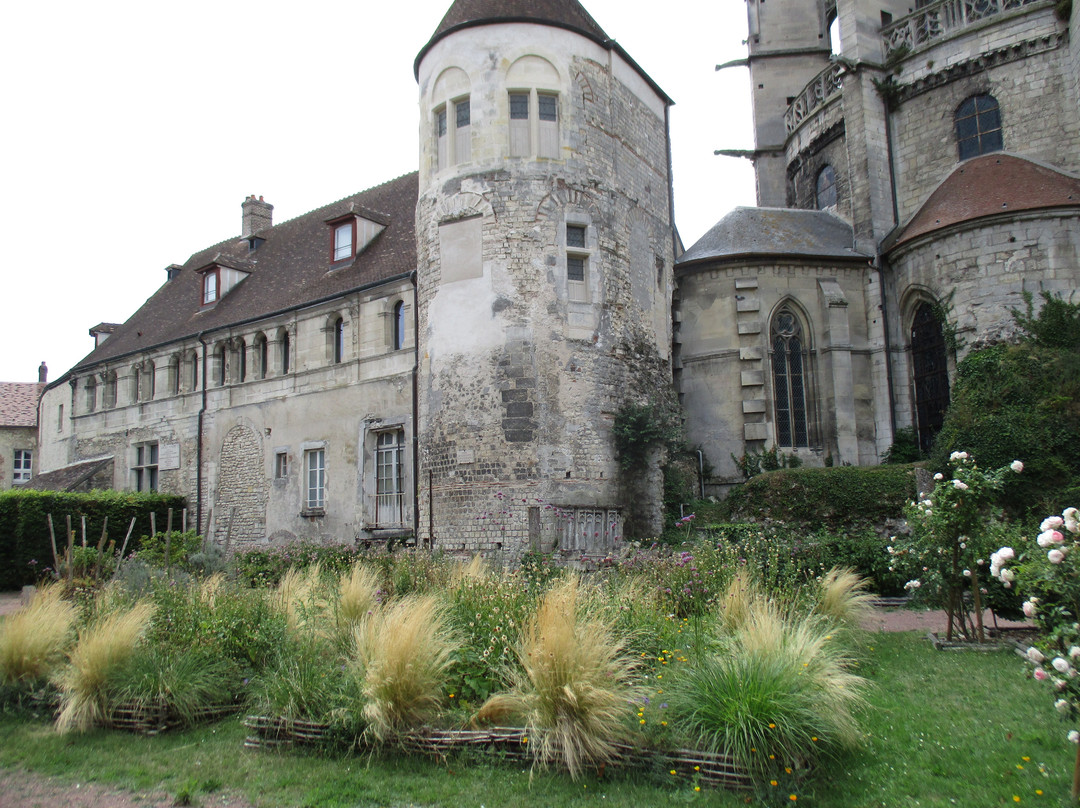 Musee d'Art et d'Archeologie-桑利斯必去景点