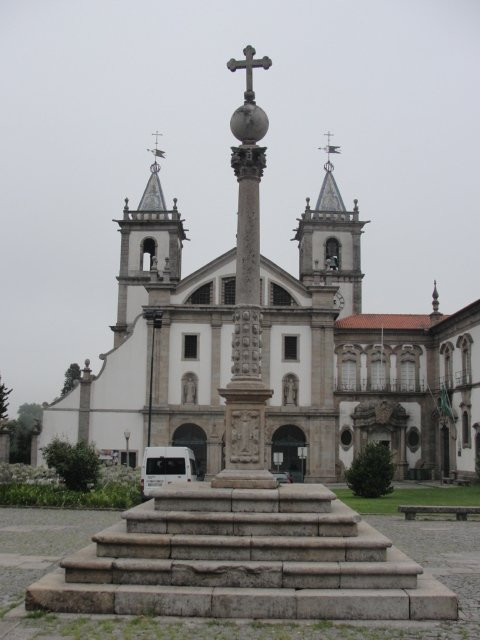 Cruzeiro do Largo Abade Pedrosa景点图片