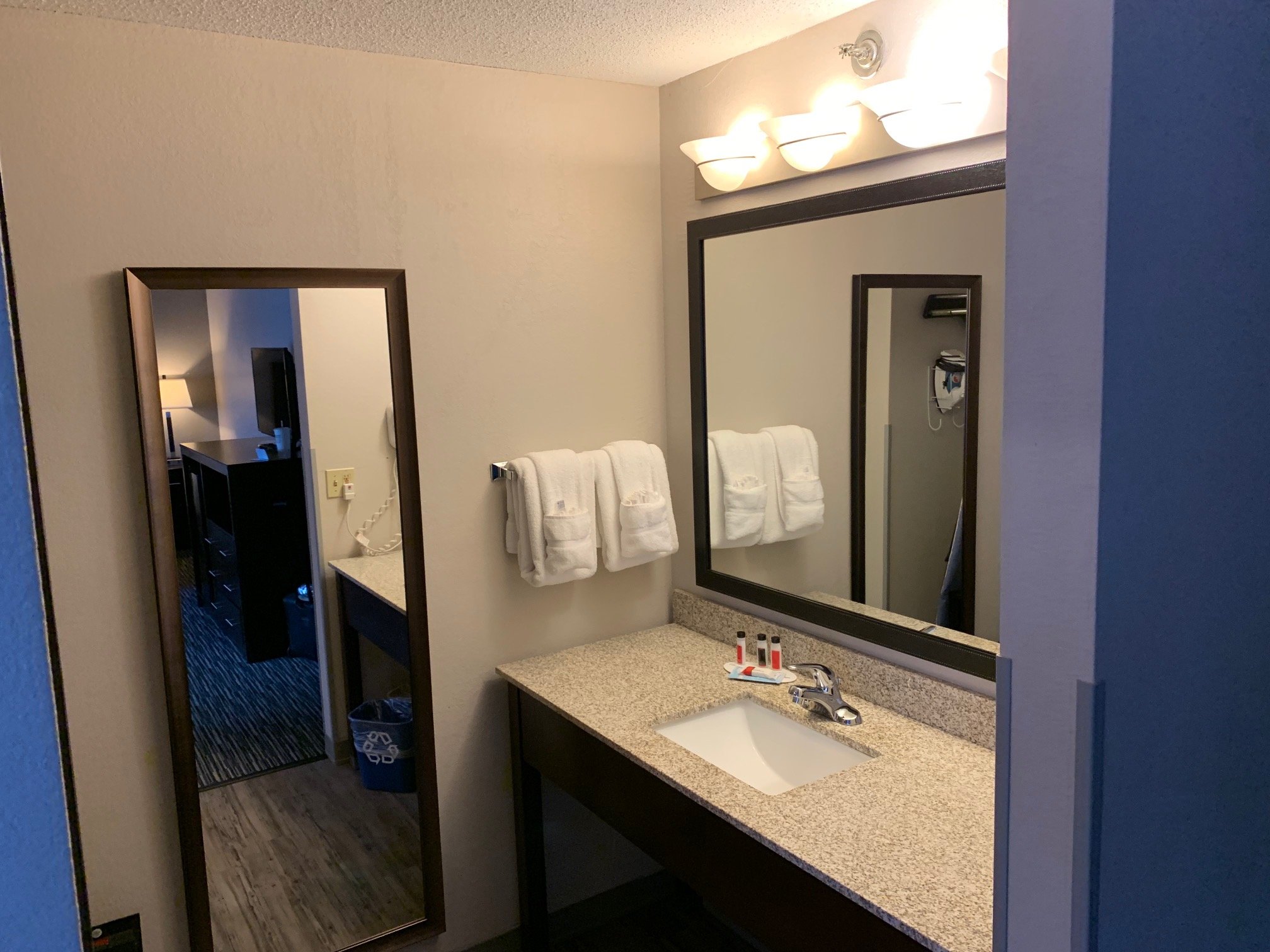 Baymont by Wyndham Madison West / Middleton WI West-浴室