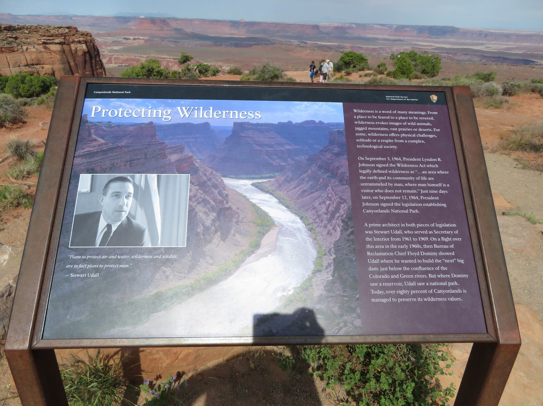 Orange Cliffs Overlook-峡谷地国家公园必去景点