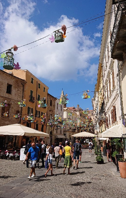 Piazza Civica-阿尔盖罗必去景点