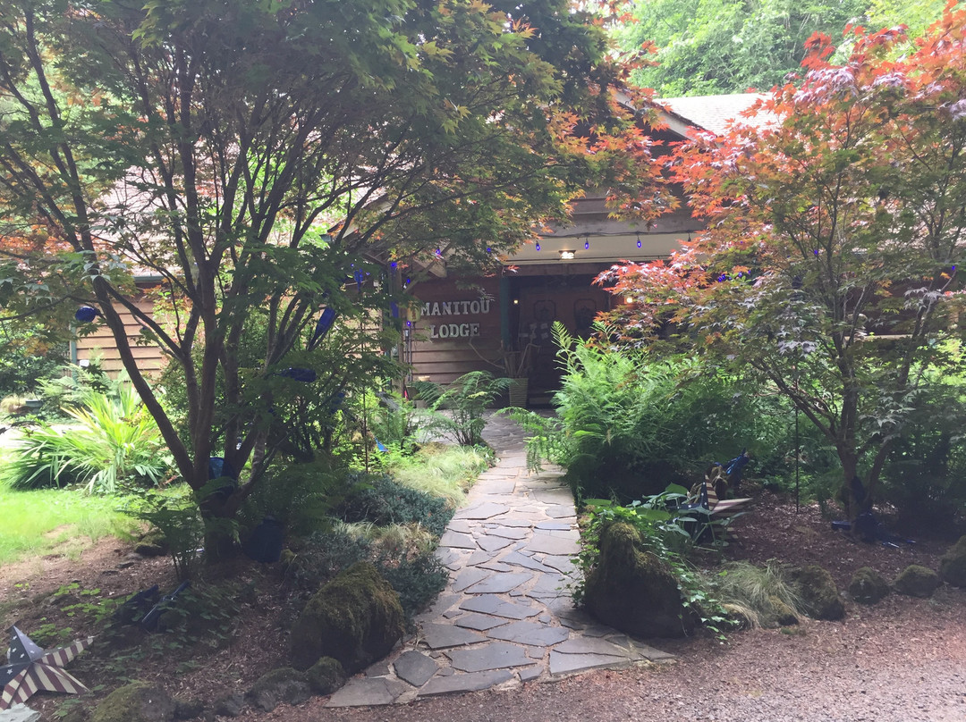 Manitou Lodge主图