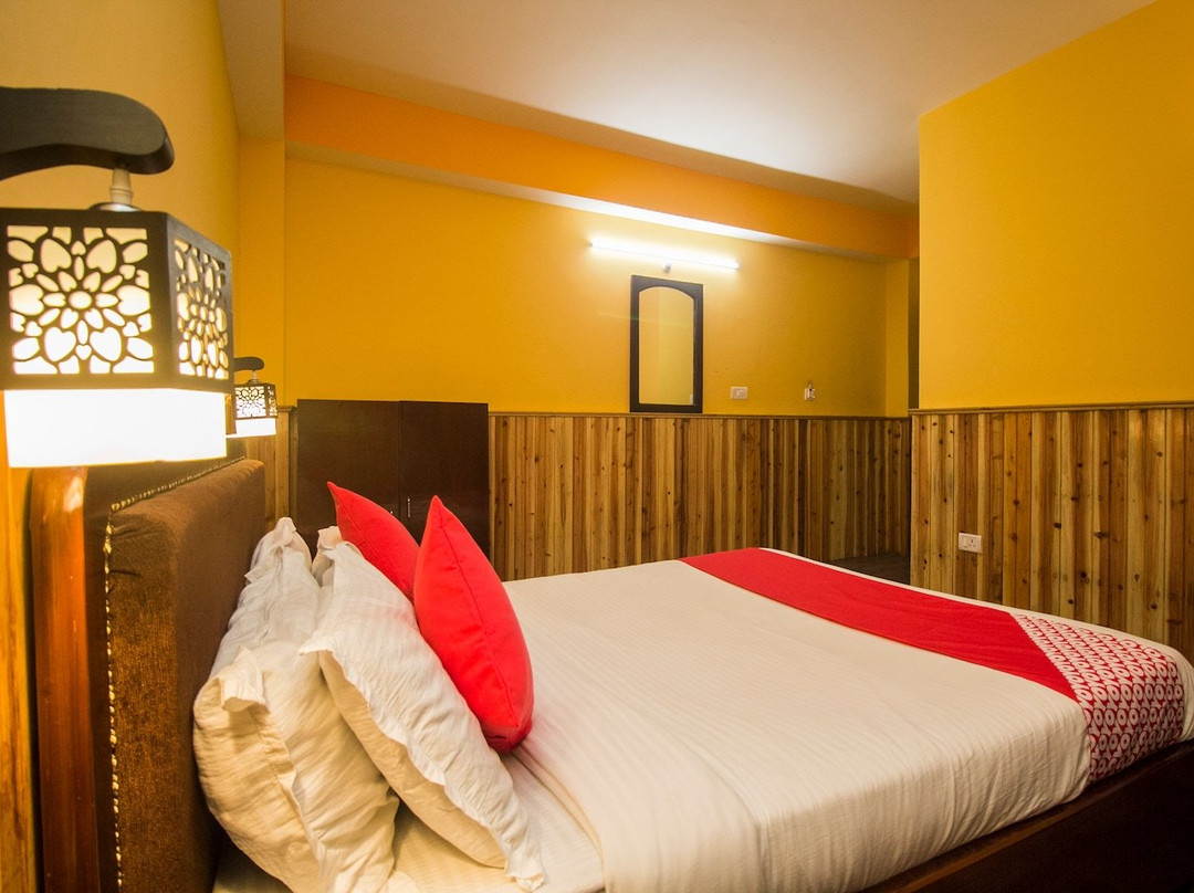 OYO 28377 Juniper Residency主图