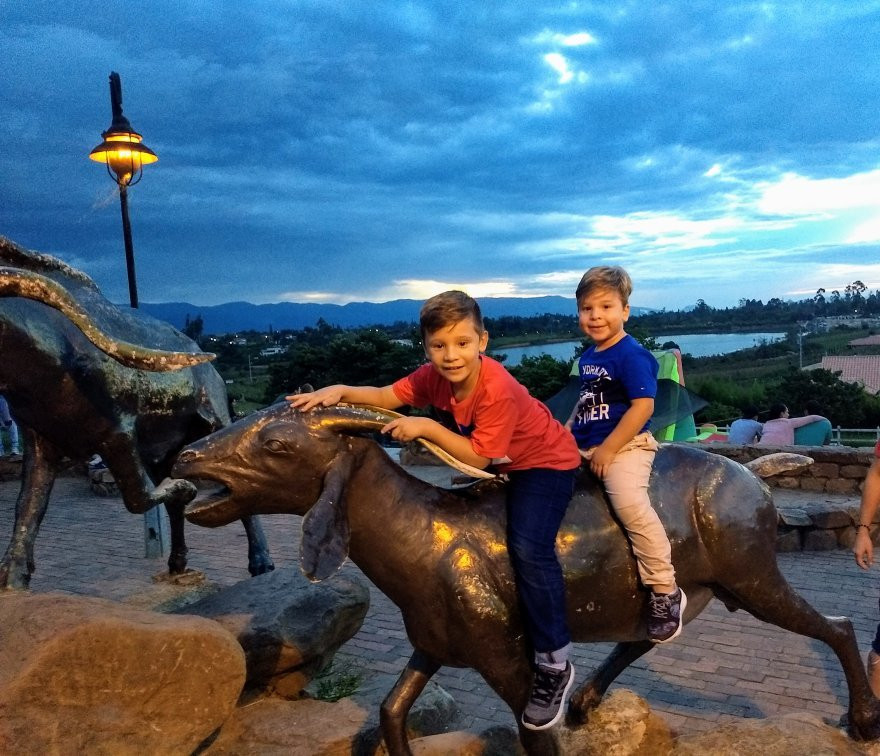 Mercado Campesino de Acuarela-Los Santos必去景点