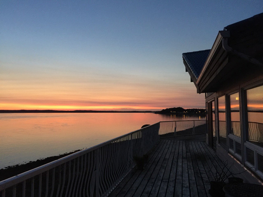 Graham Island酒店住宿-April’s White Raven House