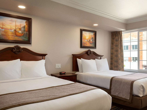 尤里卡温德姆戴斯酒店主图