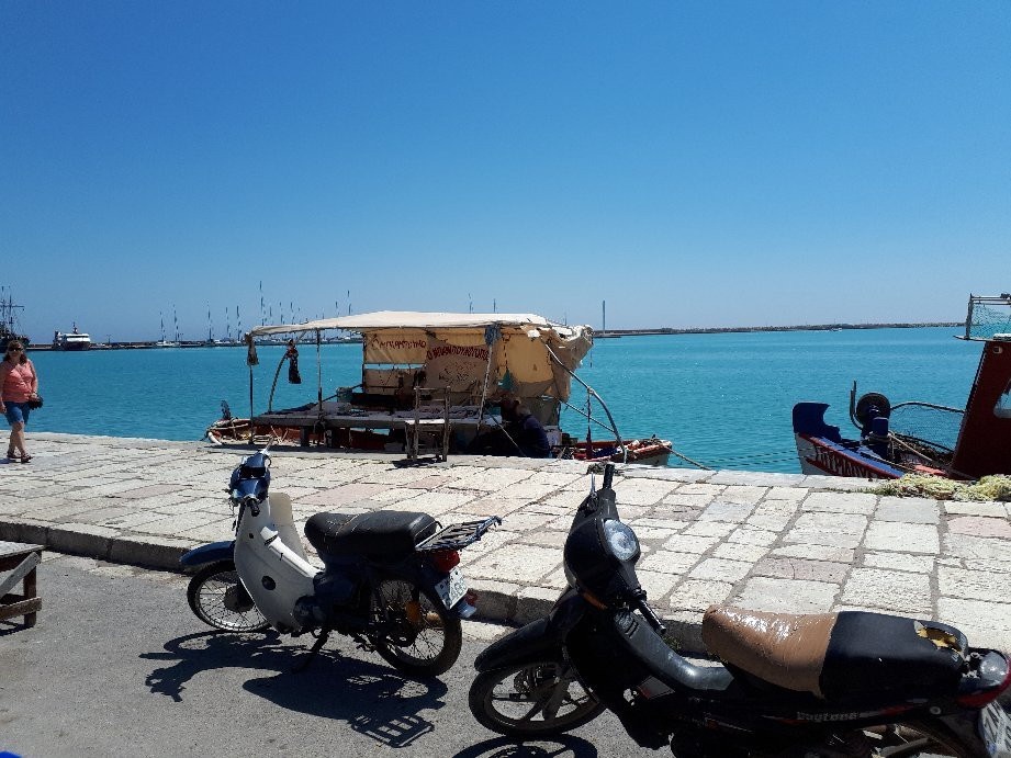 Tourist Train-扎金索斯镇必去景点