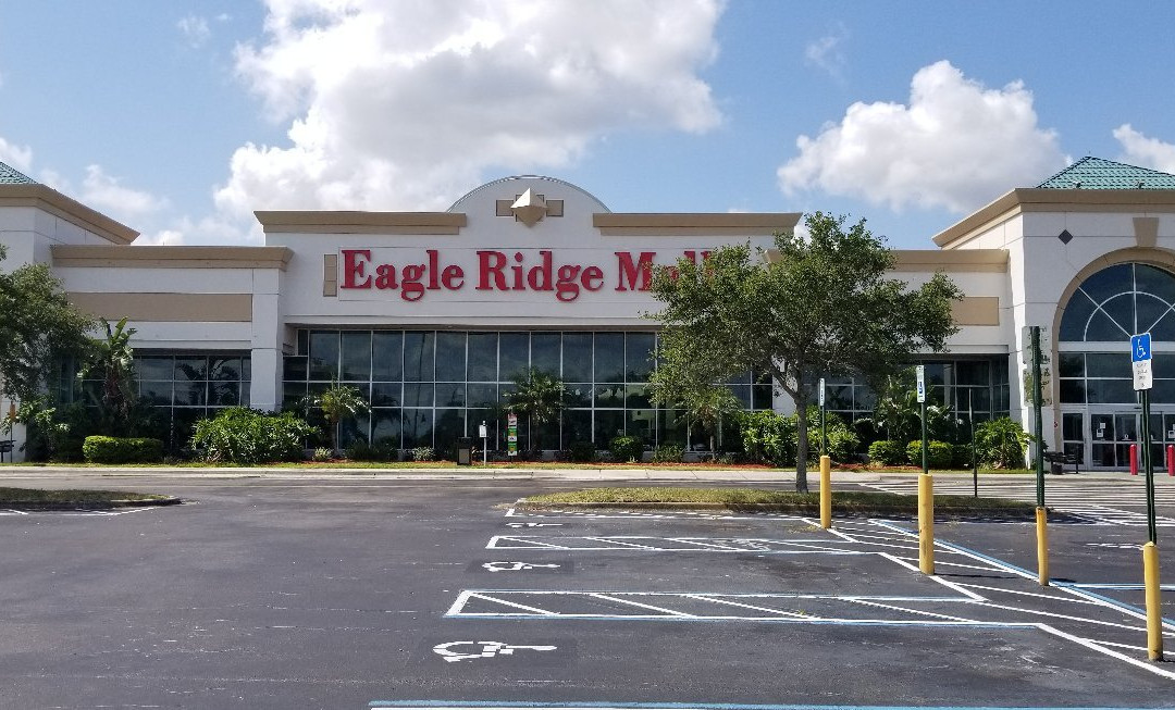 Eagle Ridge Mall-莱克威尔士必去景点