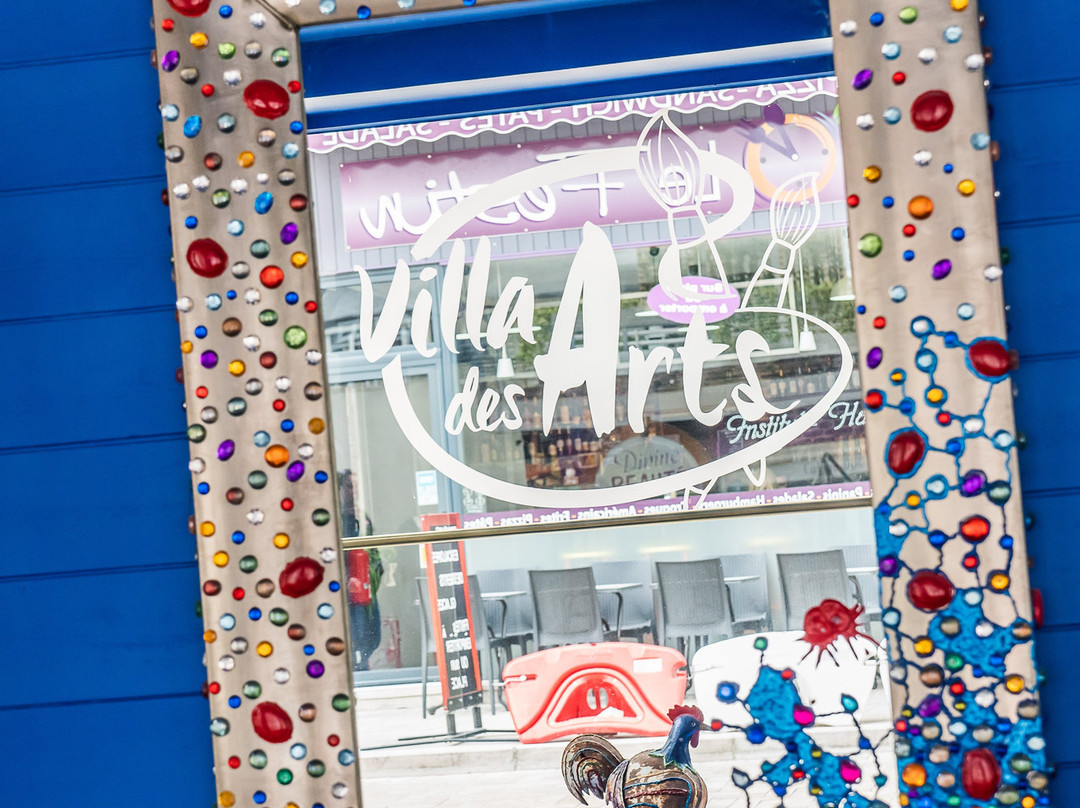 Brit Hotel Privilège Lisieux-La Villa des Arts主图