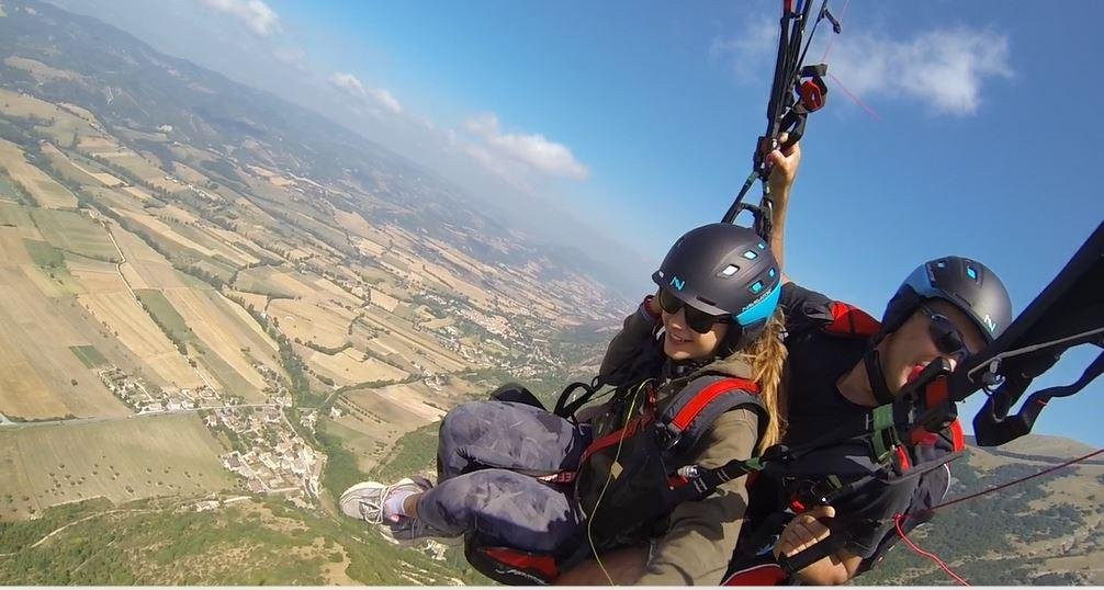 Parapendio e deltaplano biposto-佩鲁贾必去景点