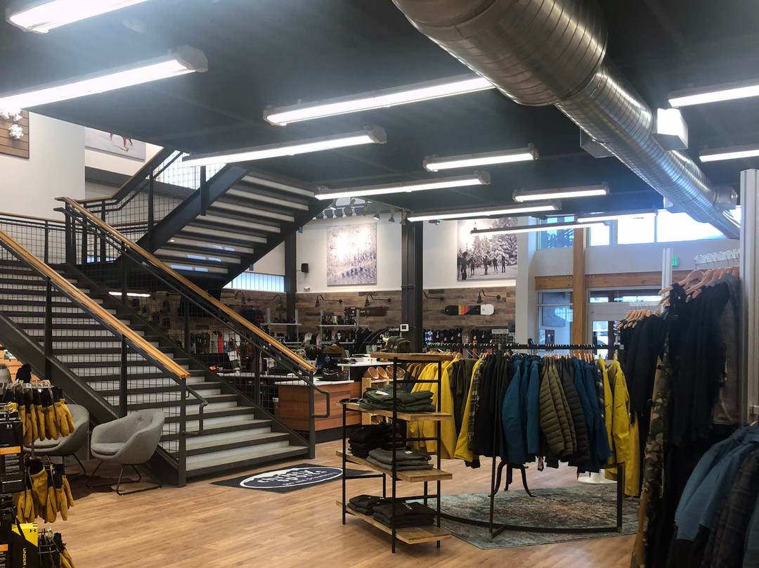 Christy Sports Ski and Snowboard-迪龙必去景点