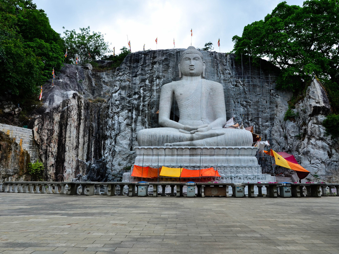 World's tallest granite Samadhi Buddha statue in Kurunegala景点图片