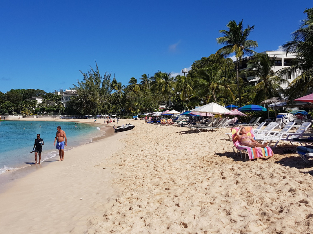 Shades Holiday Apartments主图