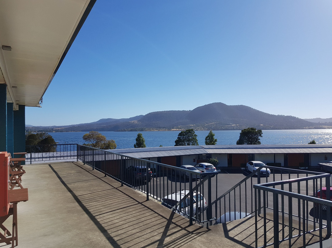 滨河汽车旅馆别墅主图