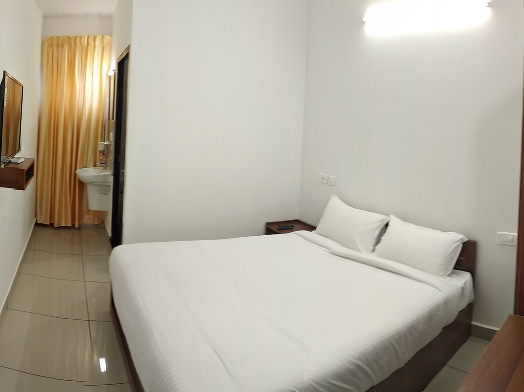 Sunstar Residency & Food Plaza Pala主图