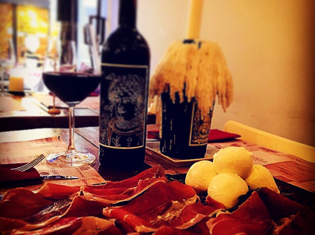 Essenza Wine Bar