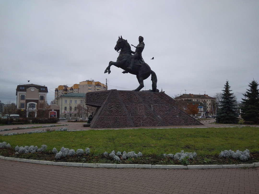 Monument Aleksei Petrovich Yermolov-Oryol必去景点