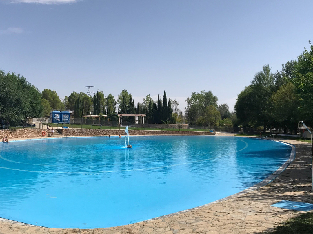 Lago Artificial de Castilljjar景点图片