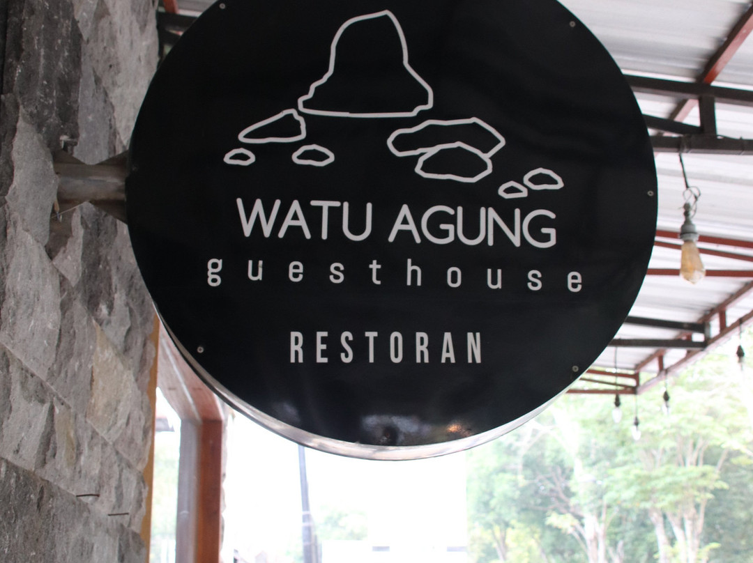 Watu Agung Guest House主图