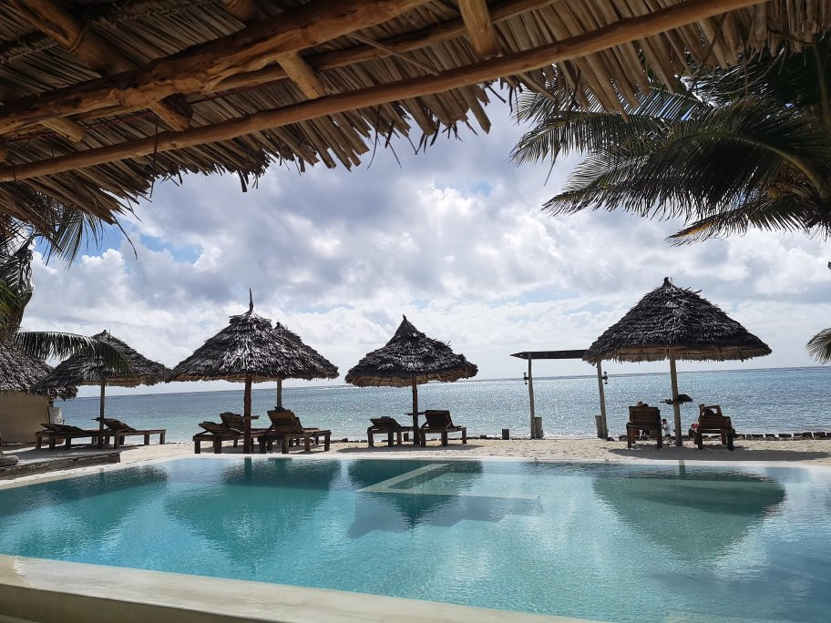 Milele Beach Resort主图