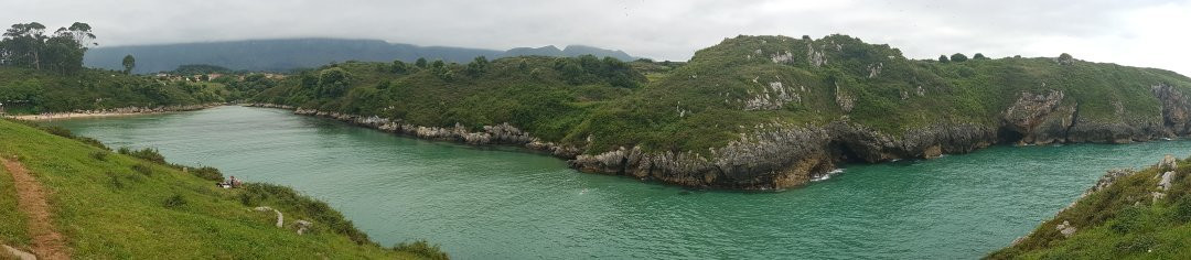 Playa de Poo景点图片