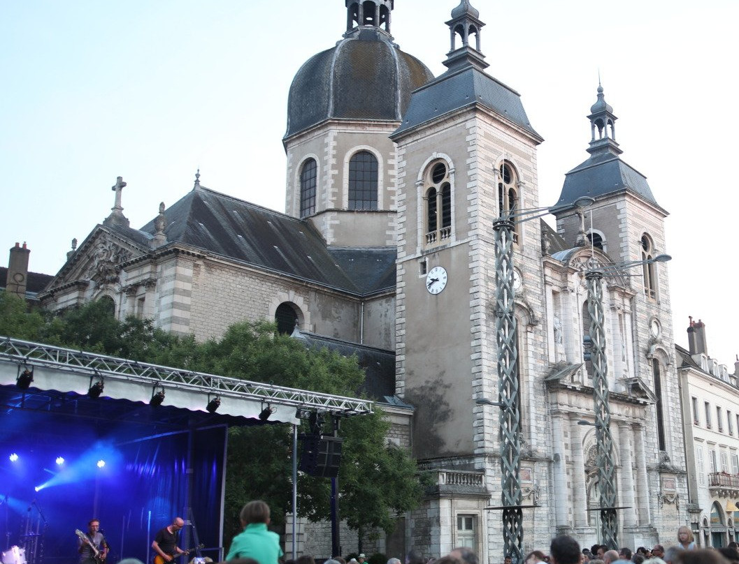 Eglise Saint-Pierre景点图片