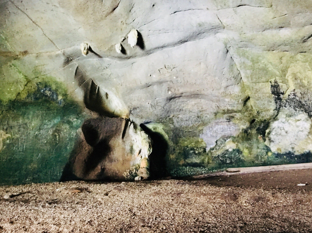 Ice Cream Cave景点图片