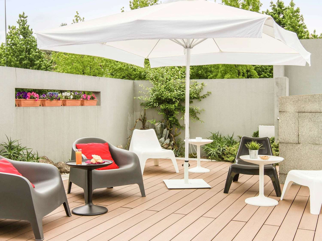 宜必思吉马良斯中心酒店主图