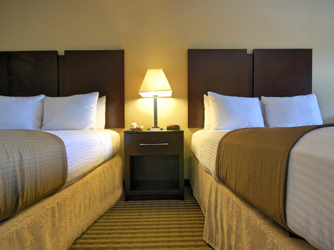 Best Western Cedar Inn主图