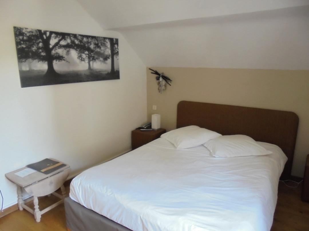 Auberge des Perees主图