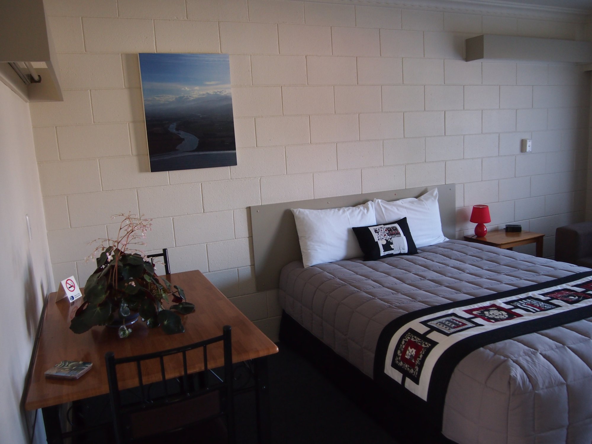 Montana Lodge Motel-官方