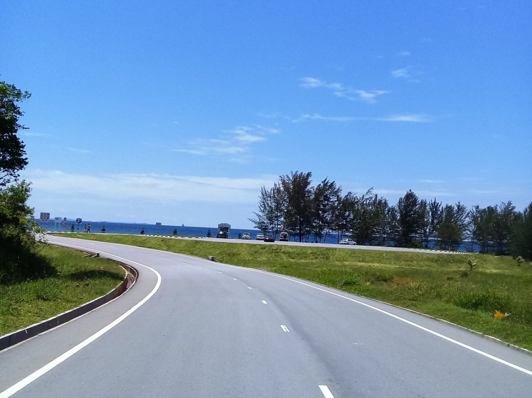 Tanjung Batu Beach景点图片