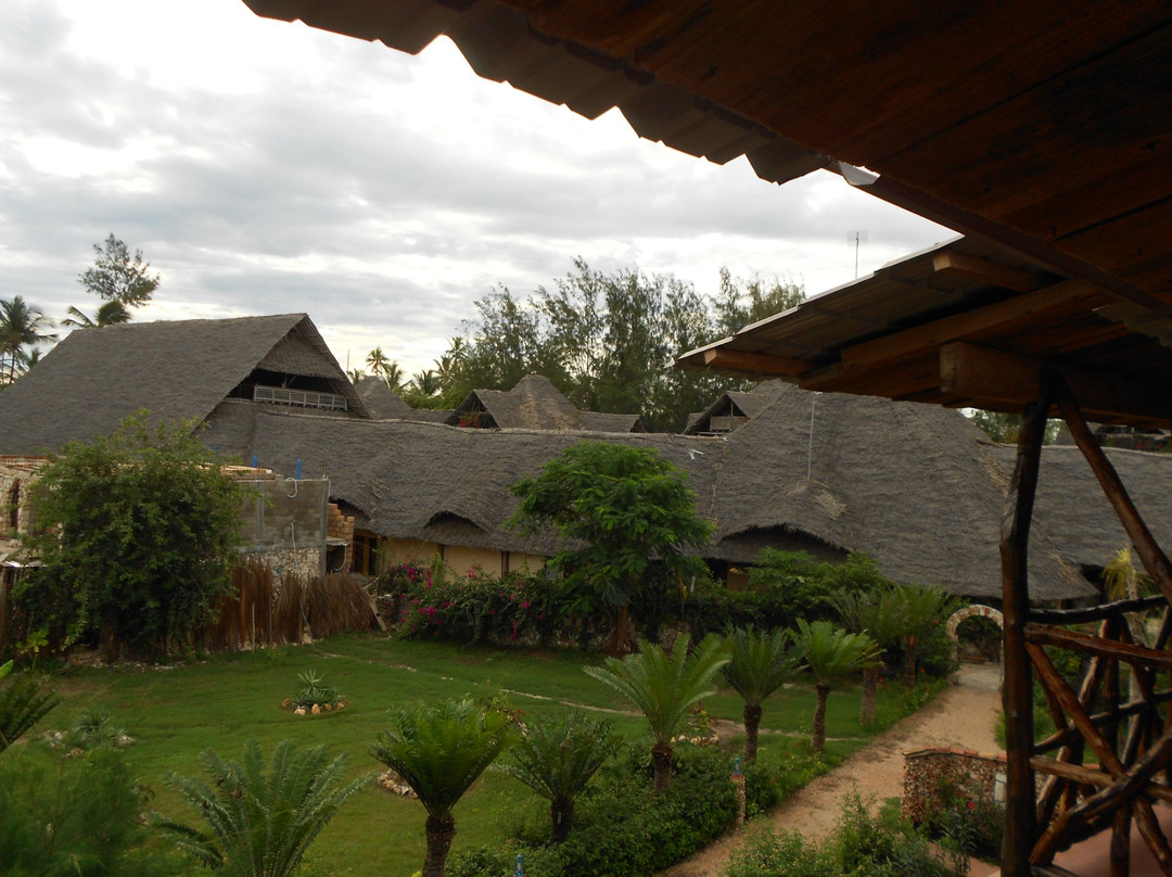 帕鲁波利海滩度假酒店主图