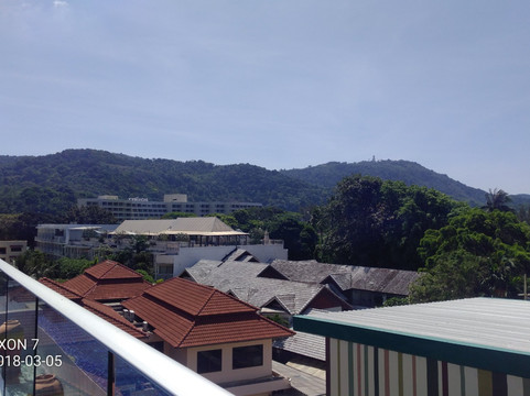 普吉岛安达海滨酒店主图