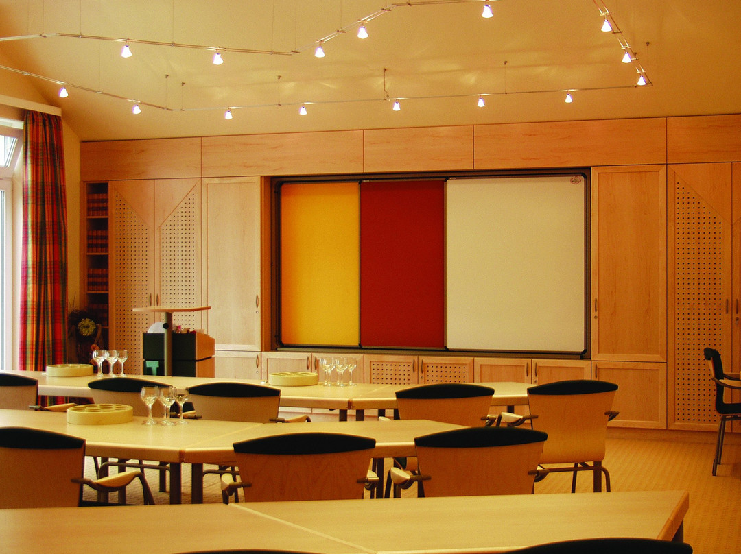 卡尔斯特经典酒店