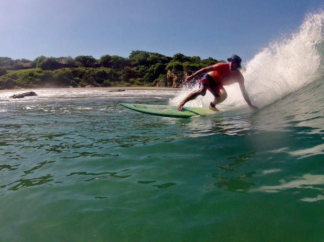 B Surfer Surf School-埃斯孔迪多港必去景点