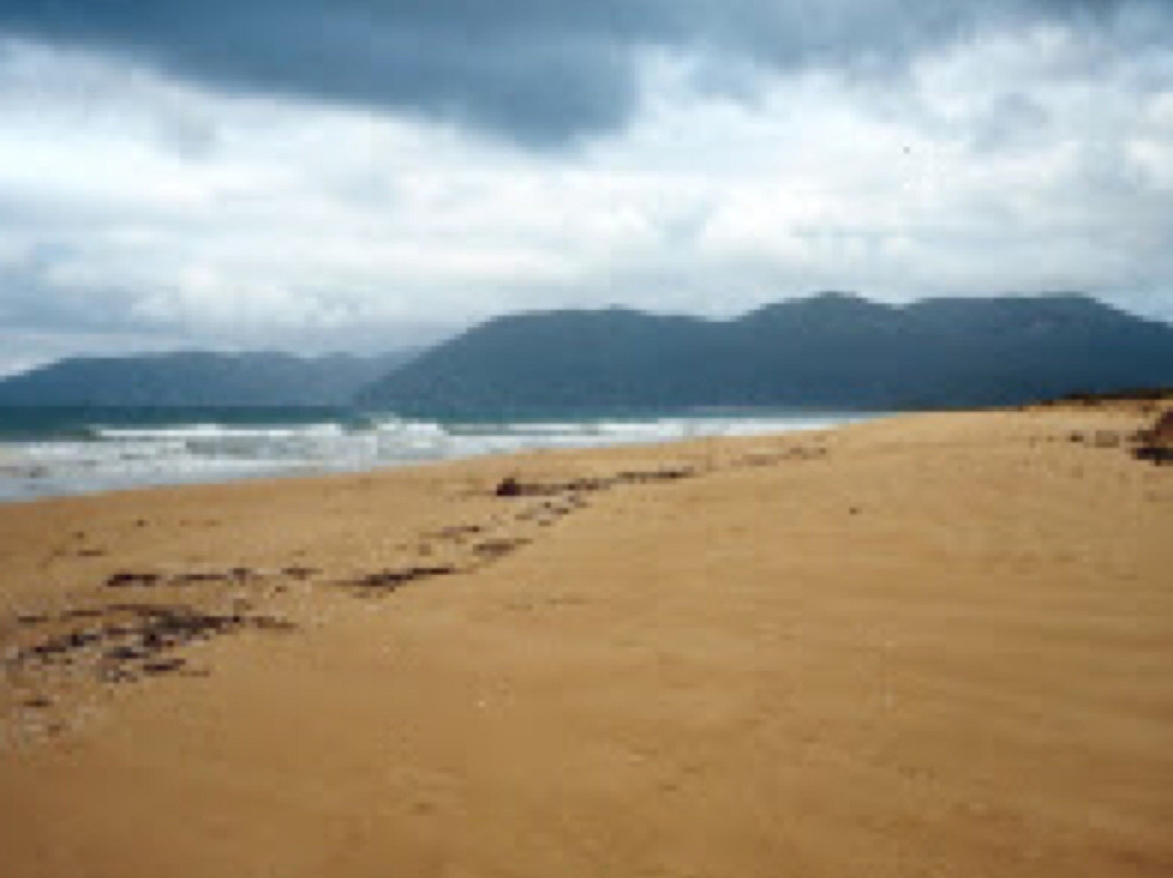 Five Mile Beach景点图片