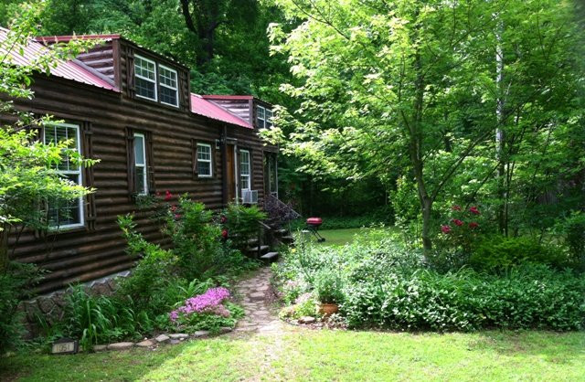 Mena Cabins & RV