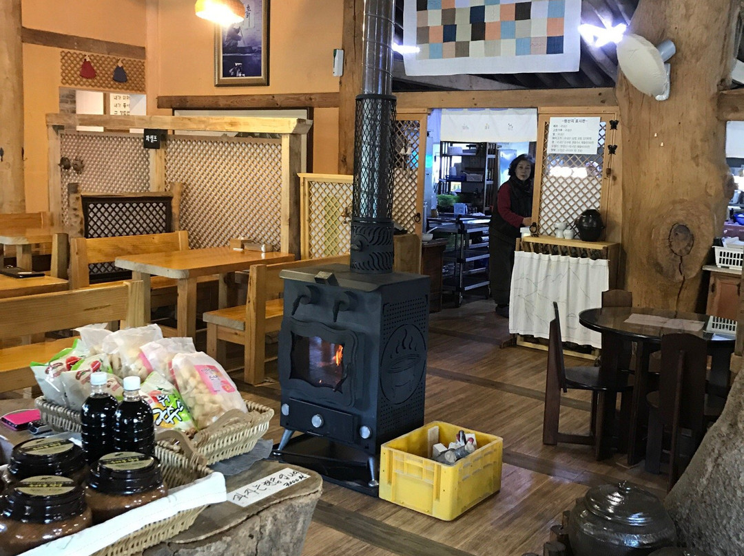 和顺郡餐馆和美食-Dalmaji Heukdubu