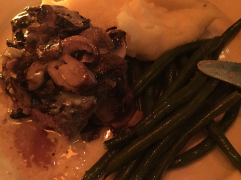 Madisons Restaurant & Bar主图